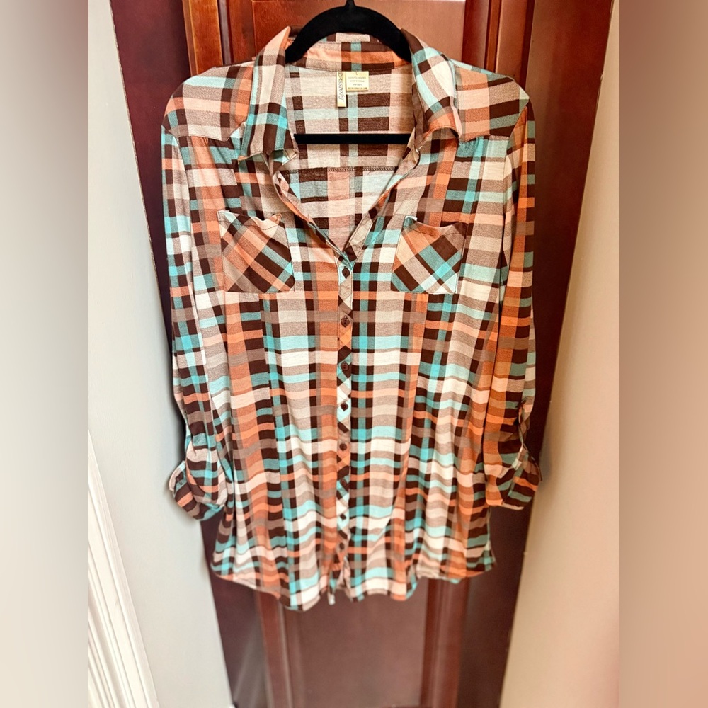 ✨ Passport VGUC Womens Plaid Button-Down Shirt - Size Large ✨